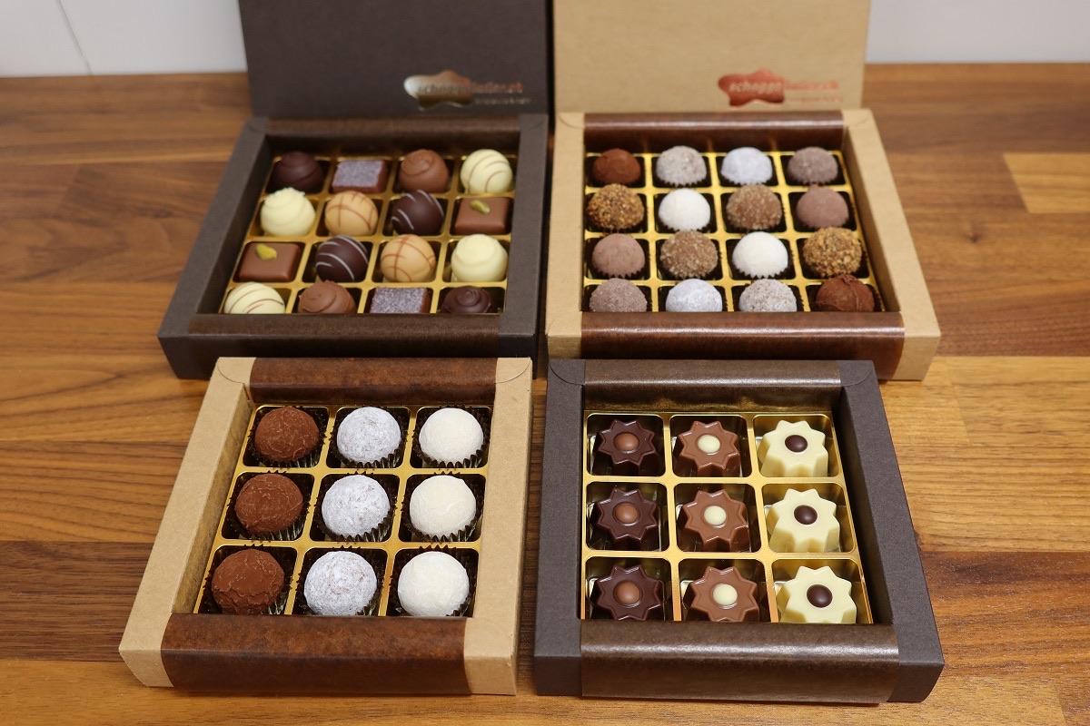 Praliné-Schachteln in Schokoladenbraun und Beige